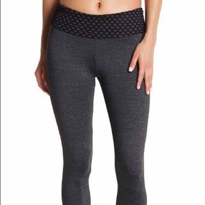 NWT Grey TheFreeYoga Athletic leggings
